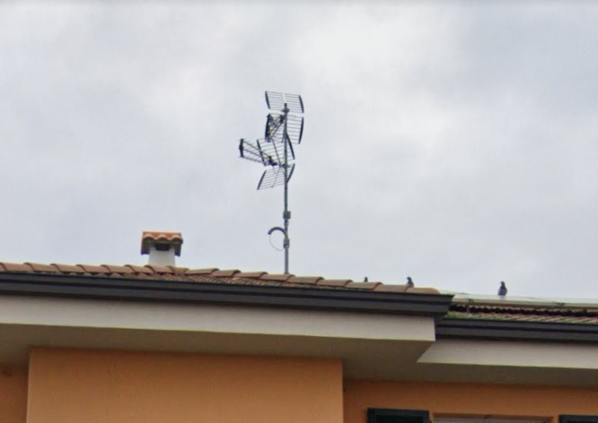 antenna.jpg.674686da88c68bdcaee1fa4ba65c9a32.jpg